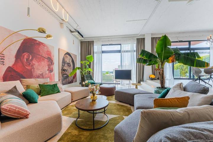 Ferienwohnung für 6 Personen, mit Ausblick und Garten sowie Pool in Zagreb