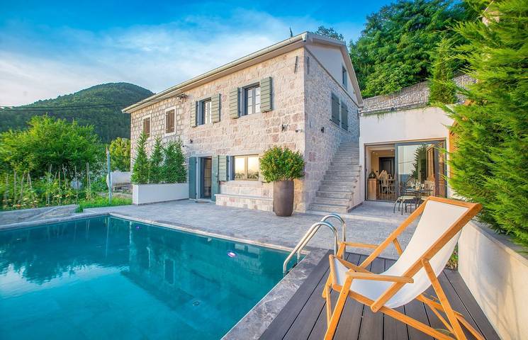 Villa für 5 Personen, mit Terrasse und Pool