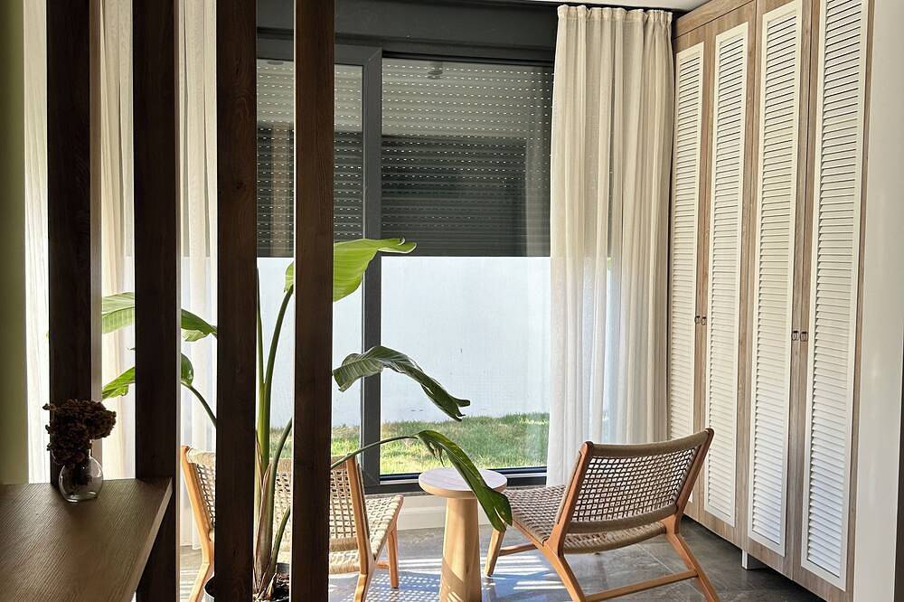 Entire apartment, Charming Beachside Apartment with Private Garden in Side, Manavgat