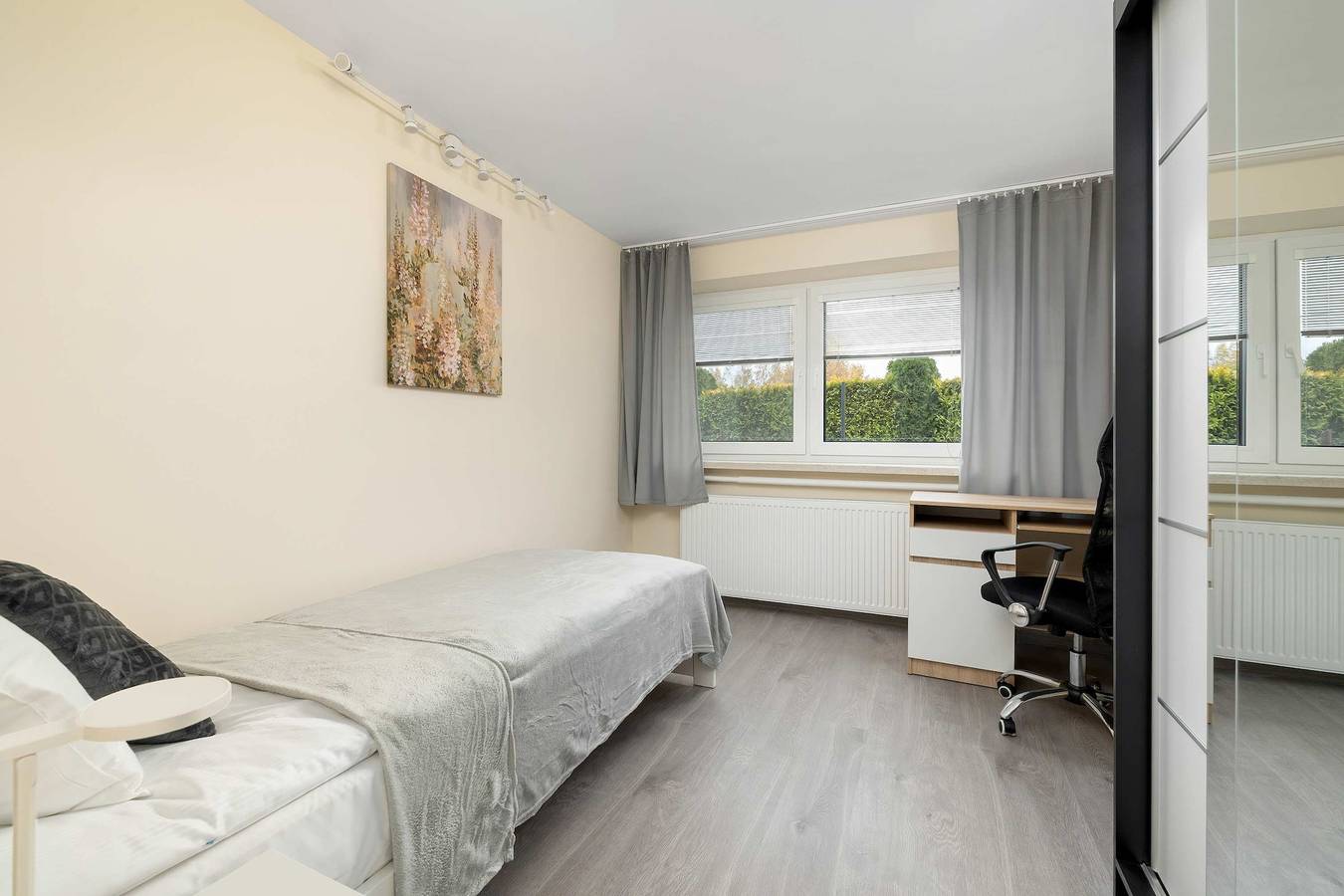 Ganze Wohnung, Wojtyły 253 Rzeszów | Large Apartment with Garden, 4 Parking Spaces, 3 Desks and Bathtub in Rzeszów, Karpatenvorland