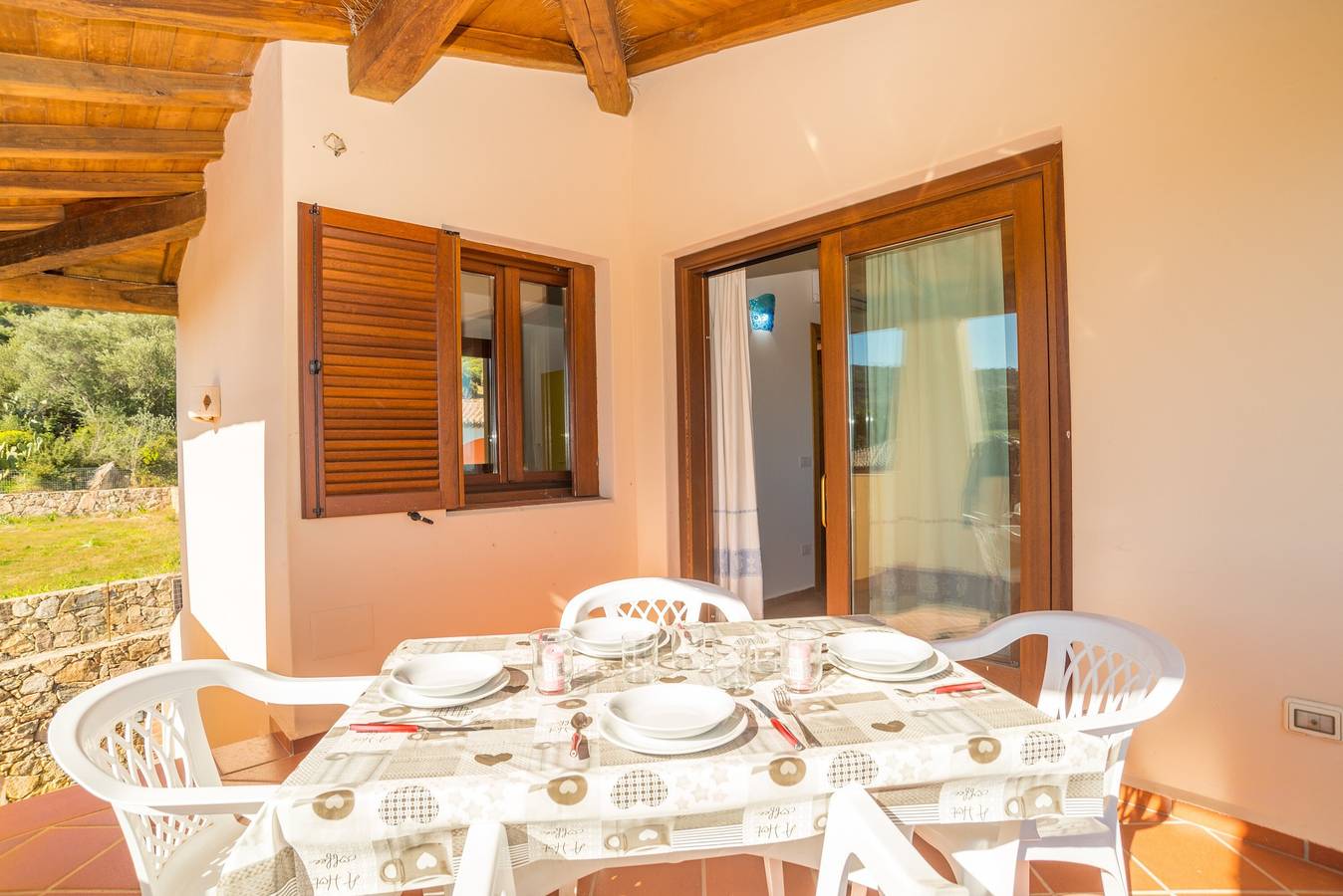 Ganze Wohnung, Ferienwohnung in der Nähe dem Strand mit Balkon, Meerblick und Klimaanlage in Porto Ottiolu, Budoni