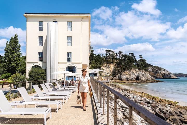 Hôtel pour 2 personnes, avec vue ainsi que terrasse et piscine à Crozon