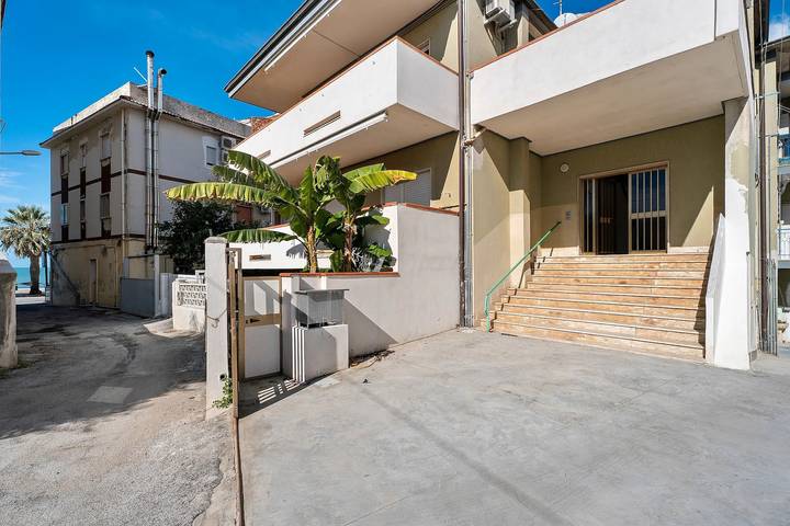 Ganze Wohnung, Appartamento Levante mit Meerblick, Wlan und Klimaanlage in Spiaggia di Agropoli, Agropoli