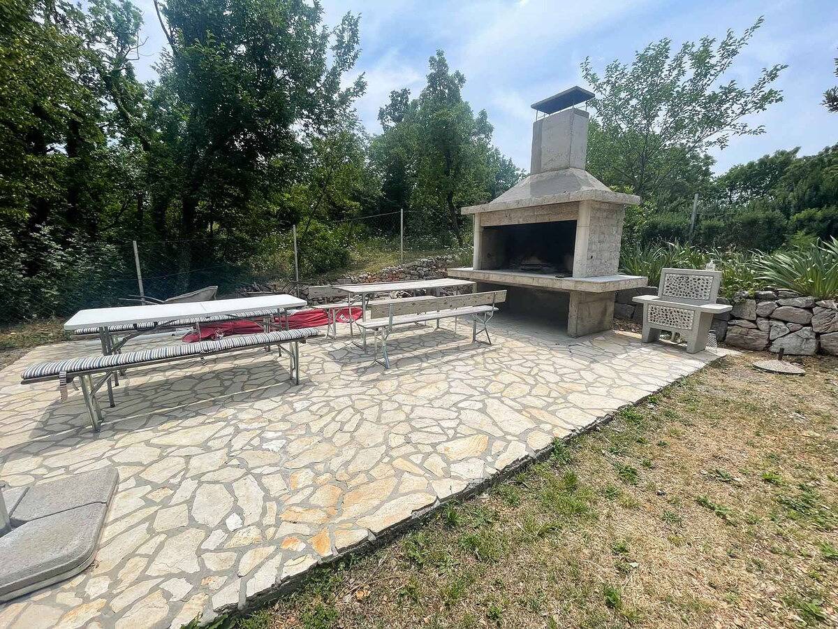 Appartement entier, Charmant appartement de 130 m², à seulement 2 km de la plage de Vodna in Jadranovo, Primorje-Gorski Kotar