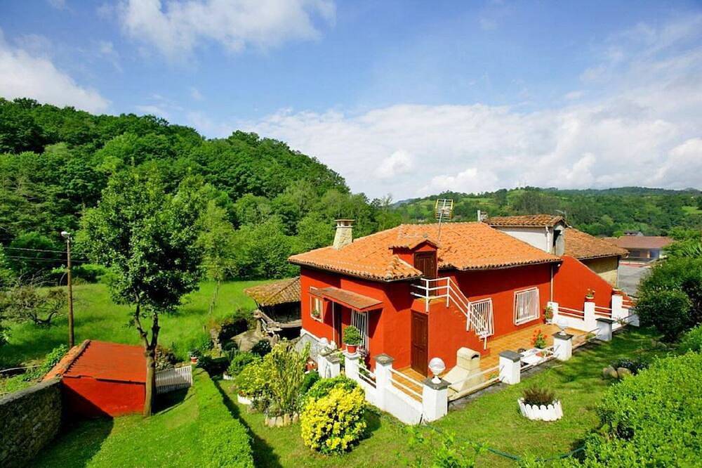 Huerta Carúa Apartments. 4 people, barbecue, Wifi, terrace, rural. in Villamayor (Piloña), Piloña