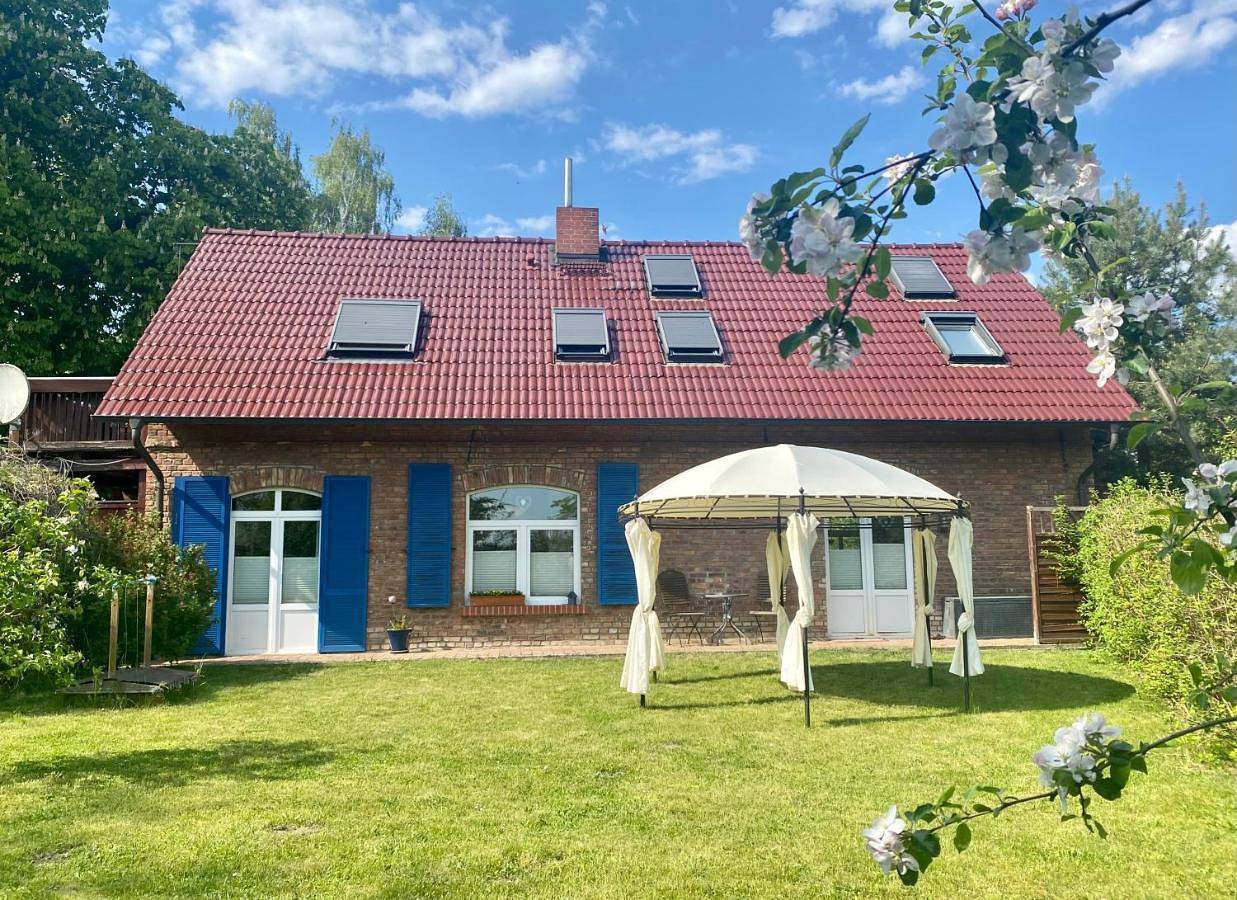 Ganze Wohnung, Apartment with Balcony in Nordwestuckermark, Uckermark