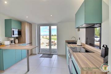 Gîte pour 4 personnes, avec terrasse et jardin à Plurien