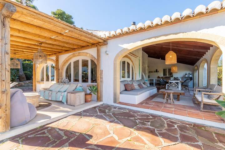 Villa 'Calle Pino Javea' with Sea View, Private Pool and Wi-Fi in Jávea, Costa Blanca