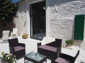 Gîte pour 13 personnes, avec jardin et terrasse, animaux acceptés à Saint-Hilaire-la-Palud