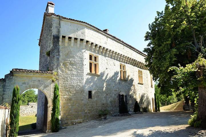 Château pour 26 personnes, avec jardin et piscine dans le Lot-et-Garonne