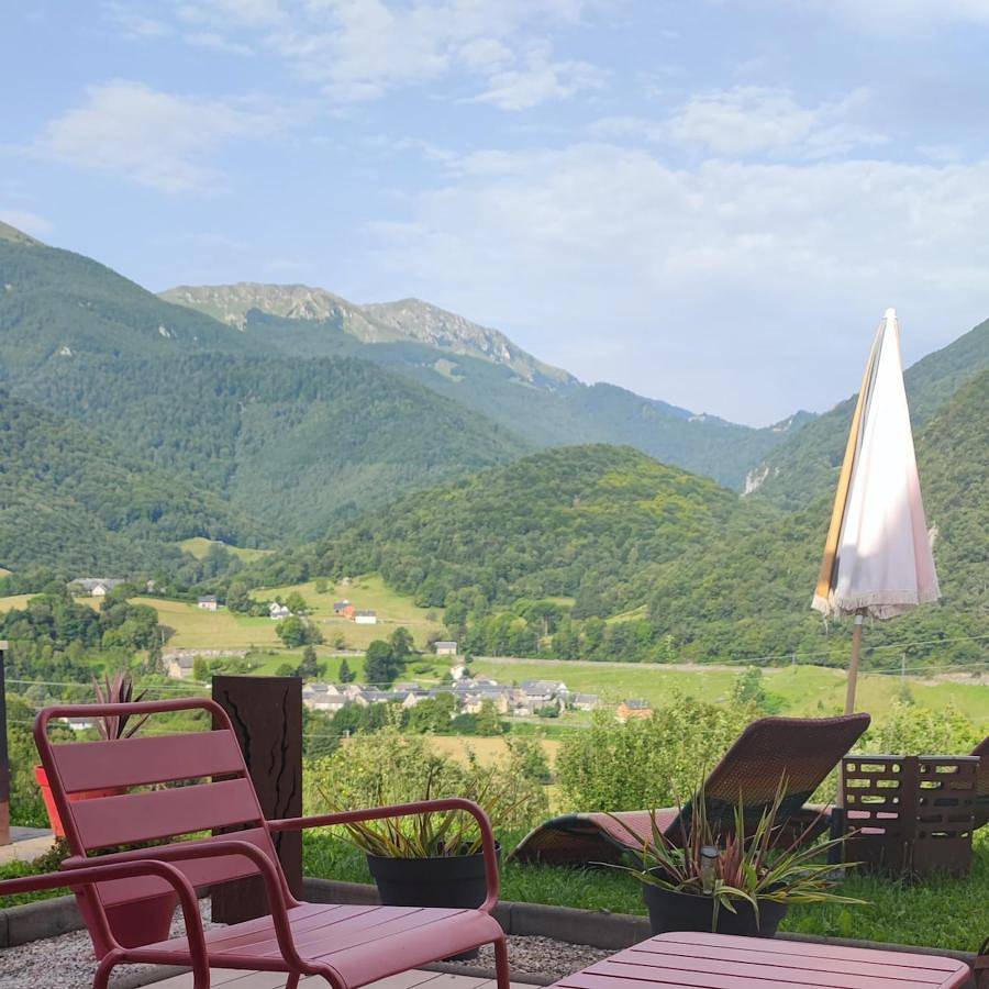 Maison familiale avec piscine au cœur des Pyrénées in Rebouc, Hèches