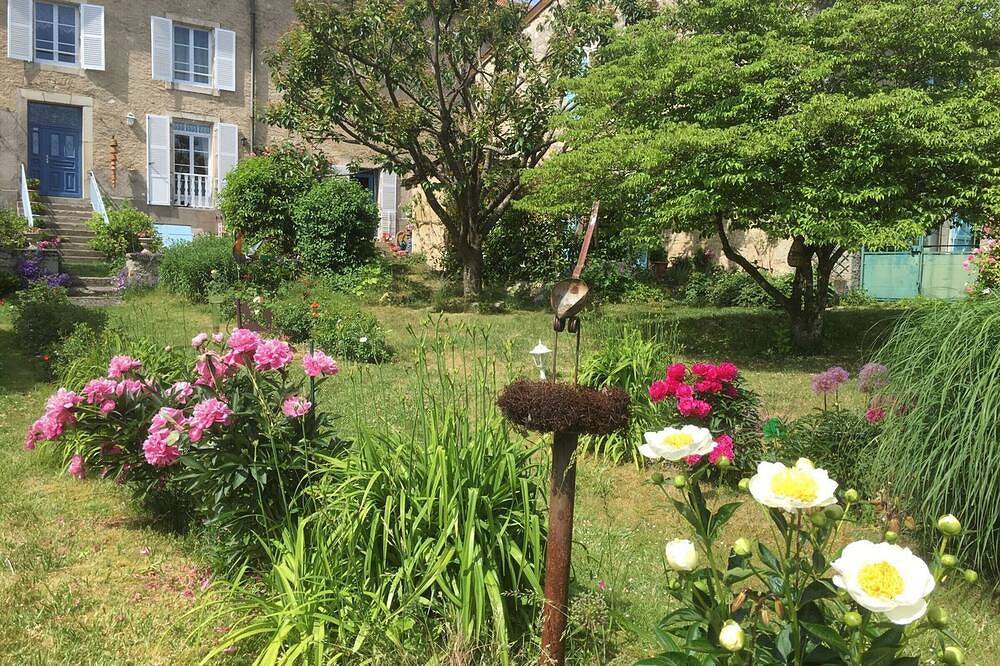 Chambres spacieuses avec salle d'eau, salon cheminée, jardin détente - Lorraine in Watronville, Verdun