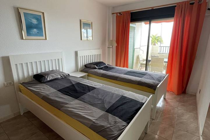 Apartamento entero, 1st Line Sea View · Plaza Terrace in Puerto Santiago, Santiago del Teide