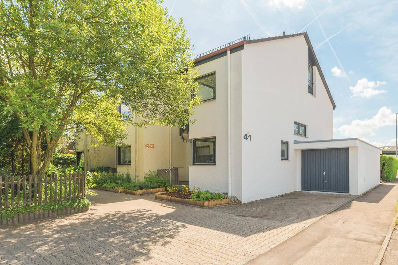 Appartement entier, K41 Business Haus mit Garten nahe Stuttgart Messe & A81 - 5 Schlafzimmer - 8 Einzelbetten - Ideal für Teams & Monteure in Ehningen, Landkreis Böblingen