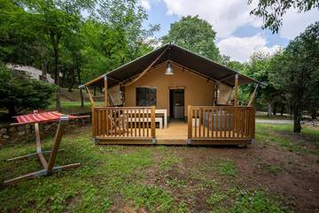 Cottage pour 6 personnes, avec terrasse et balcon/terrasse à Cendras