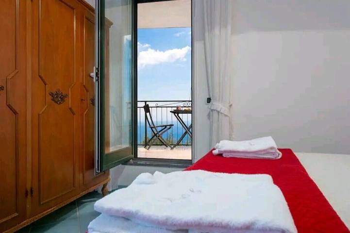 In Amalfi Coast: Casa Romantica  "Bouganvillea" in Furore, Sorrento Coast