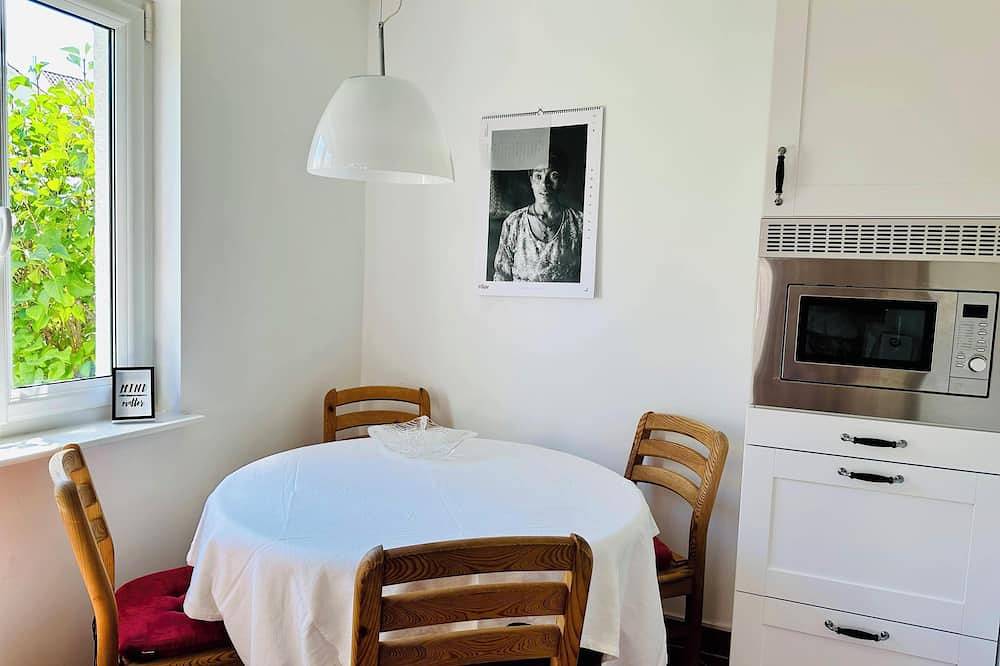 Geheel appartement, Cozy vacation apartment in Altrip - enjoy nature, experience the city in Waldsee, Rijndal