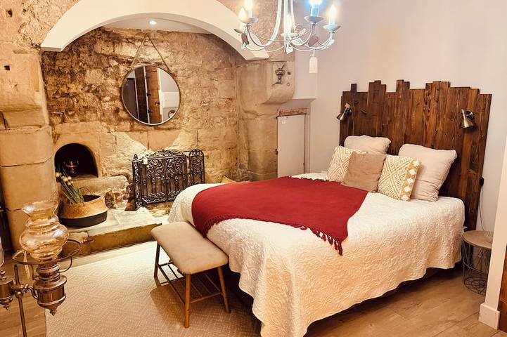 Ganze Wohnung, La Chaumière - BedinShop - historic center - France in Romans-sur-Isère, Valence und Umgebung