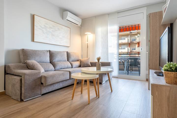 Apartamento entero, Apartamento 'David Bujalance, Cunit' con balcón y Wi-Fi in Cunit, Penedes DO