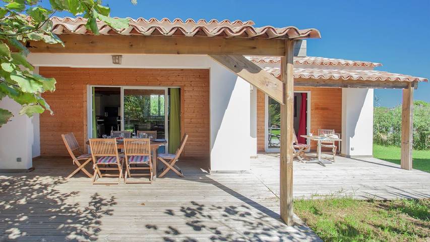 Villa pour 8 personnes, avec piscine ainsi que terrasse et jardin, animaux acceptés - 1