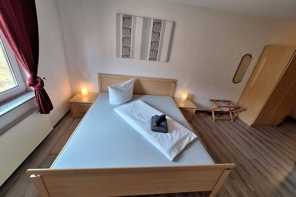 Doppelzimmer Dusche/Wc - Hotel | Restaurant | Forellenzucht in Burg Eltz, Macken