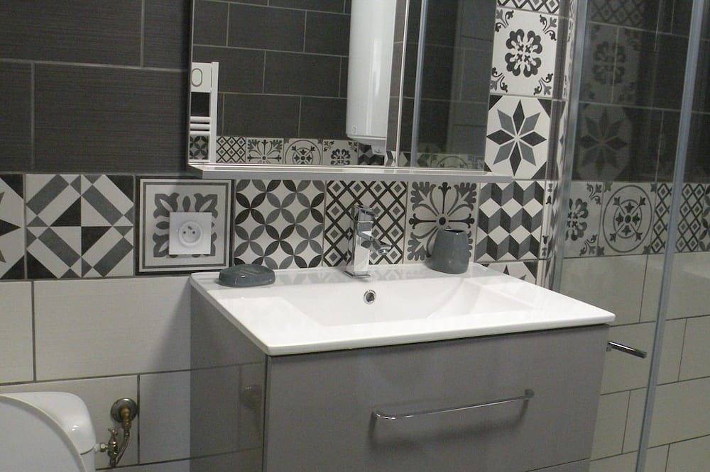 Appartement entier, Charmante maison de style industriel avec terrasse privée in Cazaux, La Teste-de-Buch