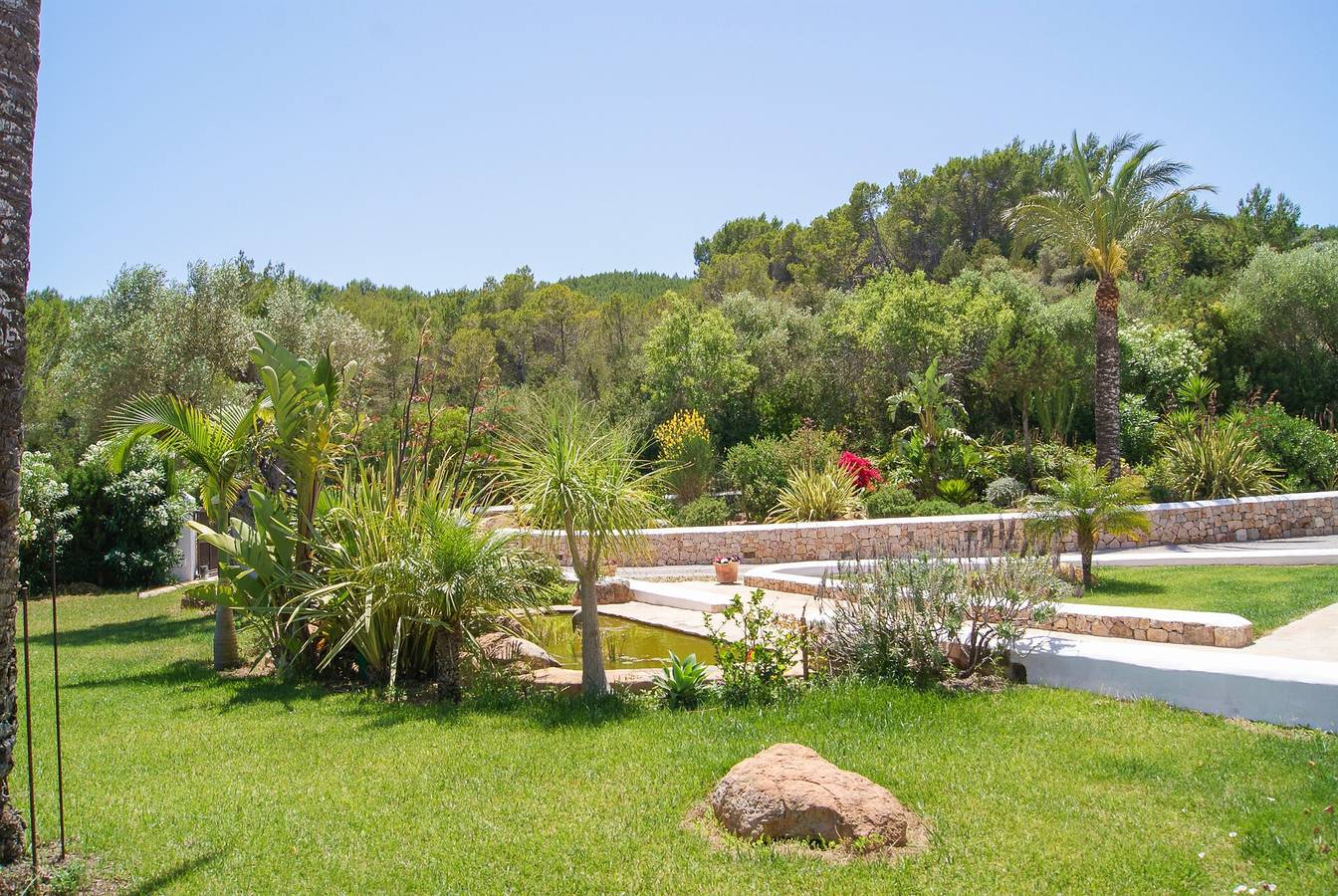 Villa 'Xumeu Den March' with Mountain View, Wi-Fi and Air Conditioning in Santa Eulària des Riu, East Ibiza