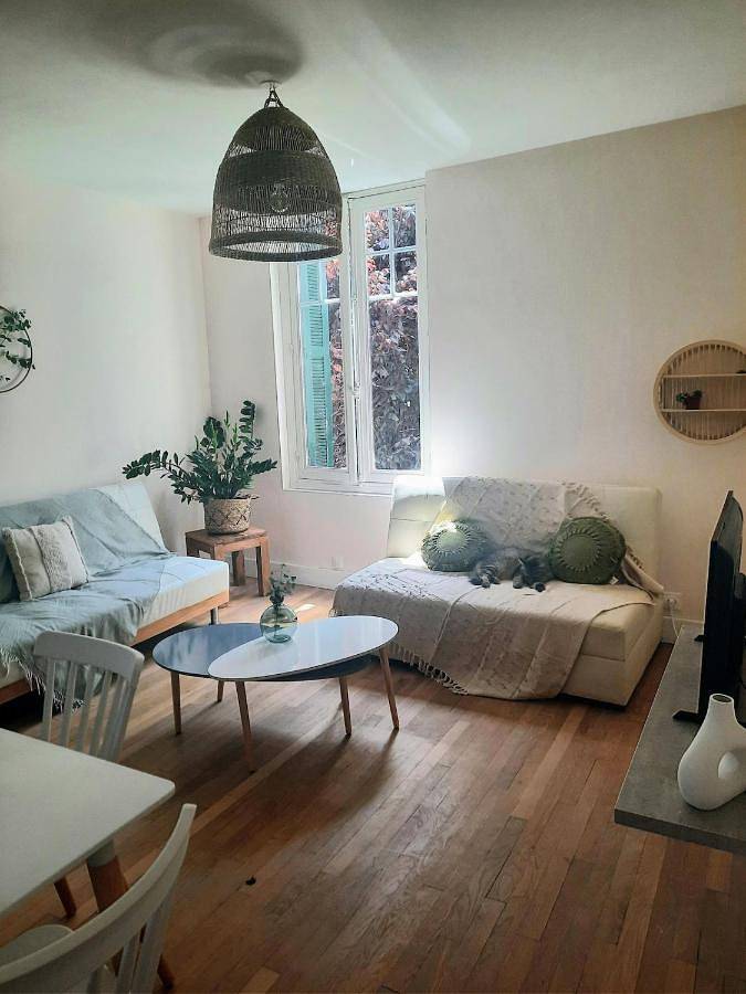 Gîte pour 4 personnes, avec jardin, animaux acceptés à Ainay-le-Château