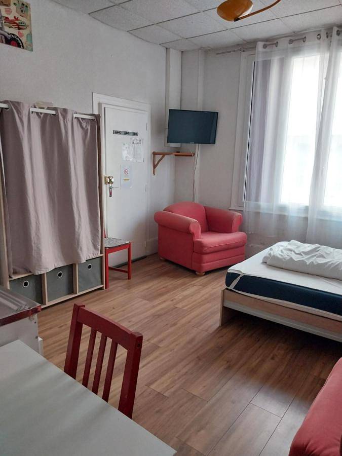 Gîte pour 2 personnes, animaux acceptés dans Thermes De Neris Les Bains Neris Les Bains - 4