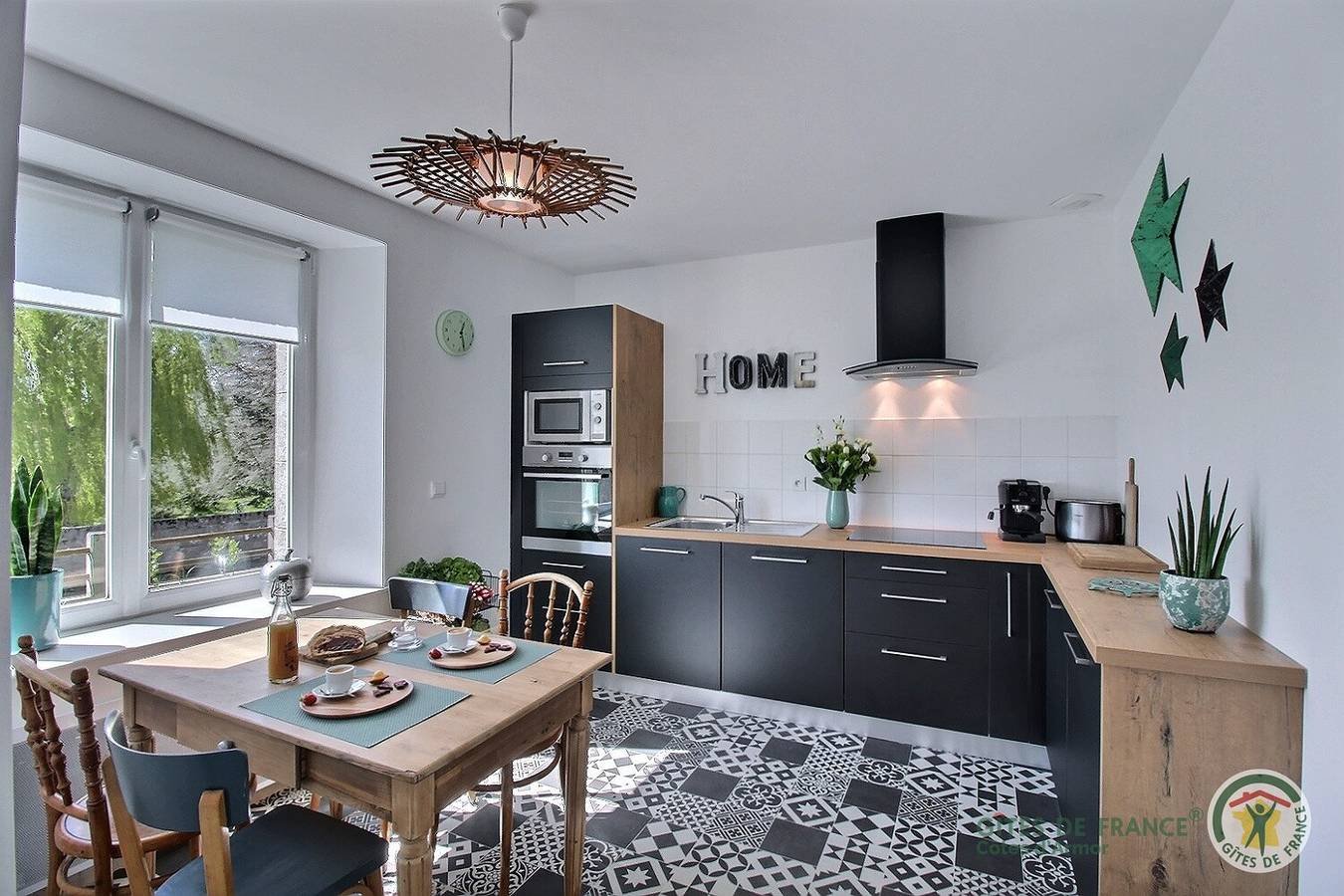 Le Passé Composé in Ploubazlanec, Côte de Goëlo