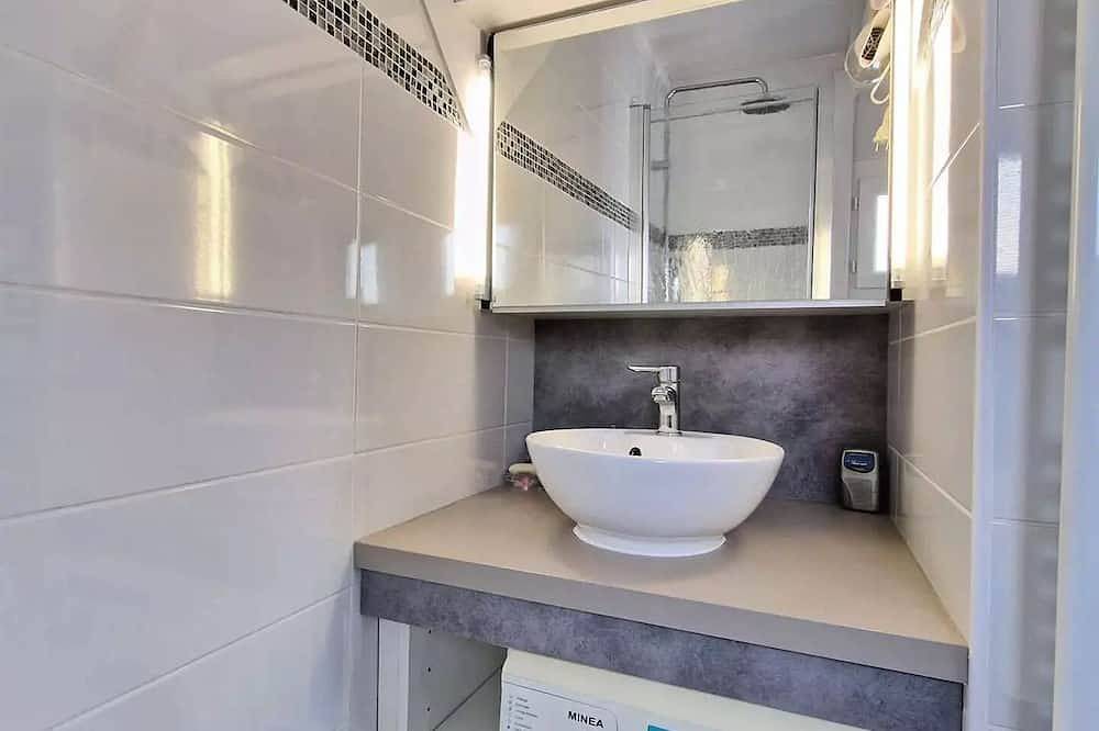 Vacation home with air conditioning, in a quiet neighborhood in Marseillan-Plage, Marseillan