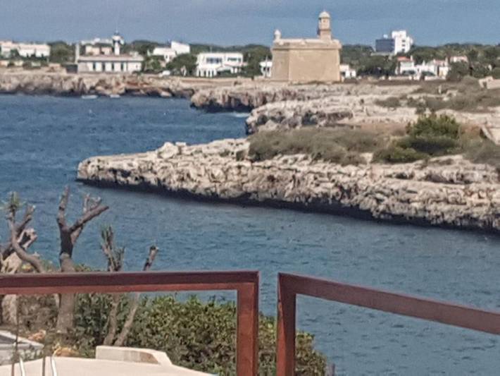 Casa de vacaciones para 7 personas, con piscina además de jacuzzi y jardín en Menorca