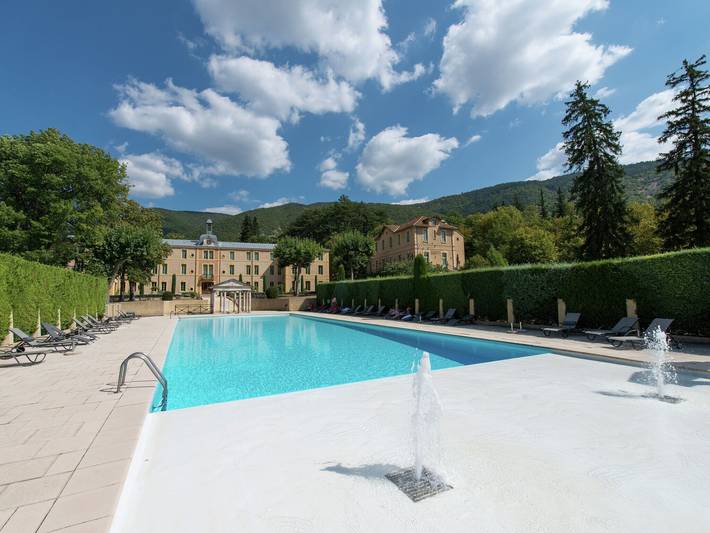 Appartement entier, Séjour Romantique au Château du Rhône in Montbrun-les-Bains, Région de nyons