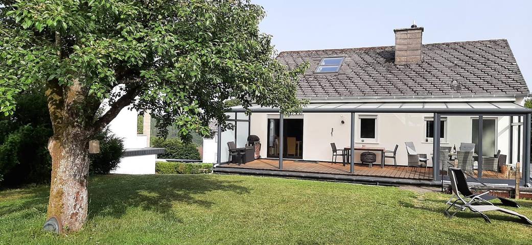 Ferienwohnung für 2 Personen, mit Balkon und Terrasse sowie Garten in Manderscheid