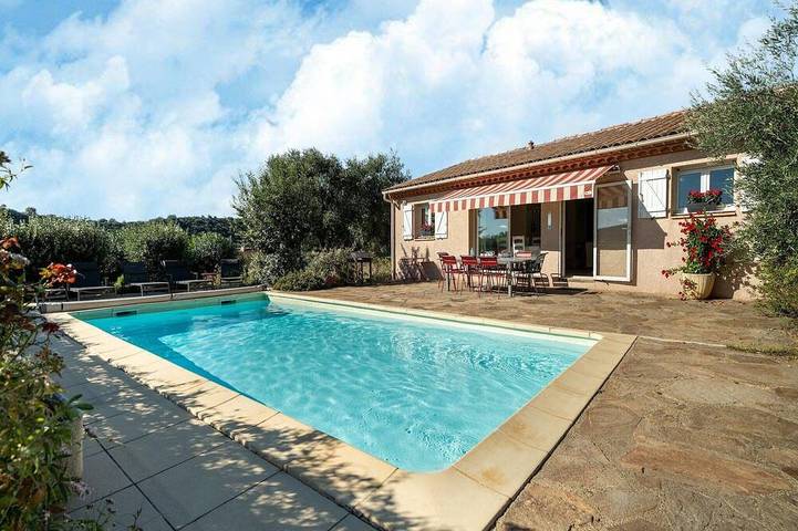 Villa pour 8 personnes, avec piscine ainsi que terrasse et jardin, animaux acceptés - 1