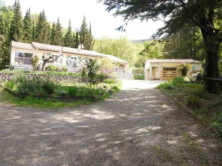 Location de vacances pour 4 personnes, avec jardin ainsi que jacuzzi et piscine à Les Plans - 2