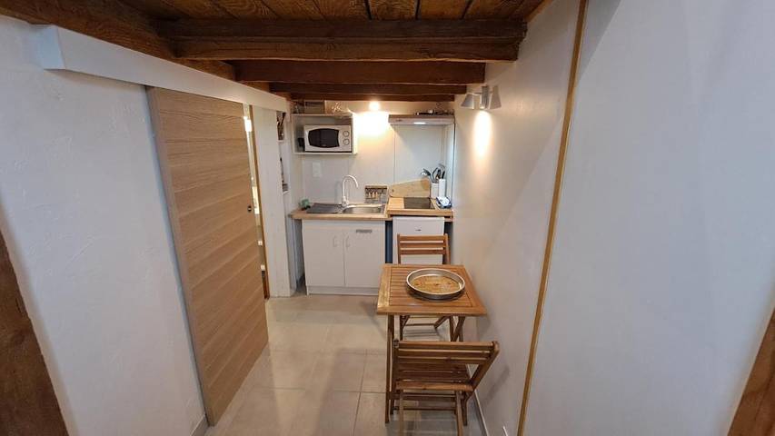 Gîte pour 2 personnes, avec Terrasse ainsi que Jardin et Piscine à Rosiers-d'Égletons - 2