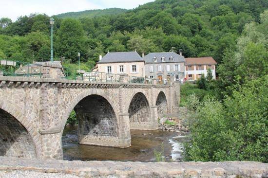 Gîte pour 4 personnes dans Ferrières-Saint-Mary - 3