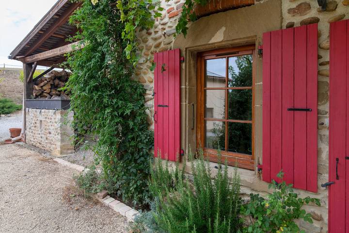 Bed and Breakfast 'Papillon' con piscina, jardín compartidos y Wi-Fi in Hauterives, Región de Valence