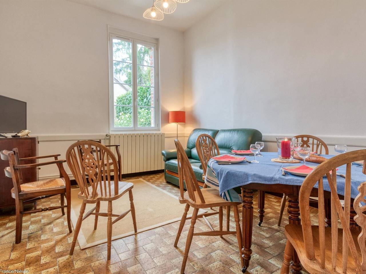 Familienhaus nahe der Loire mit Garage und geschlossenem Garten in Saint-Hilaire-Fontaine, Nièvre