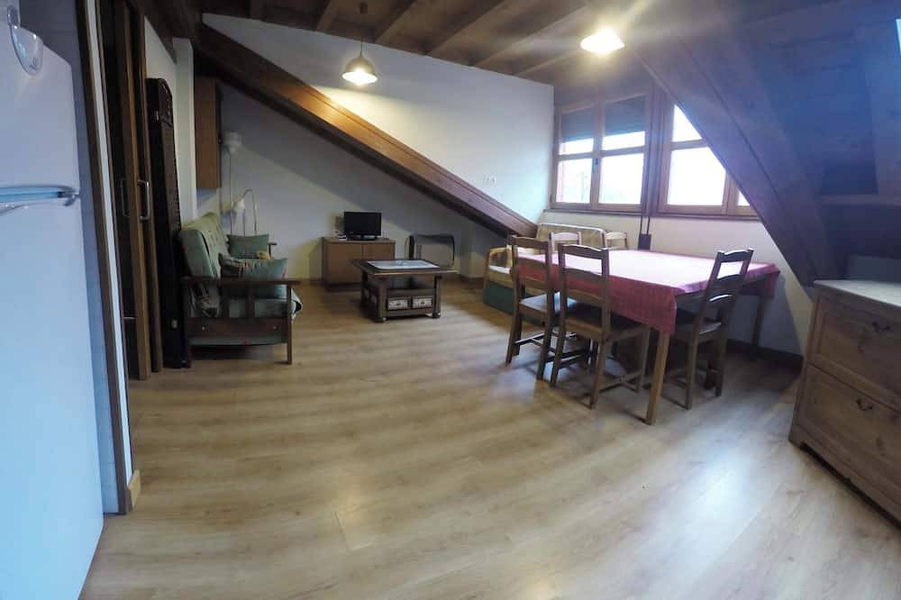 Entire apartment, Homerez - Apartment in Llanes, mountain view. in Llanes, Costa Verde (Spain)