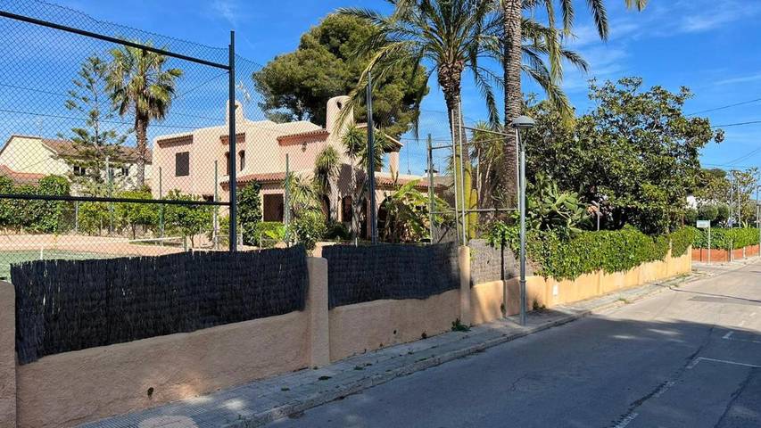 Location de vacances pour 8 personnes, avec jardin ainsi que piscine et terrasse dans Segur de Calafell - 4