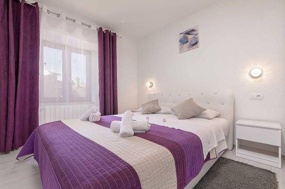 Stunning home in Rovinj with private swimming pool, can be inside or outside in Rovinjsko Selo, Rovinj