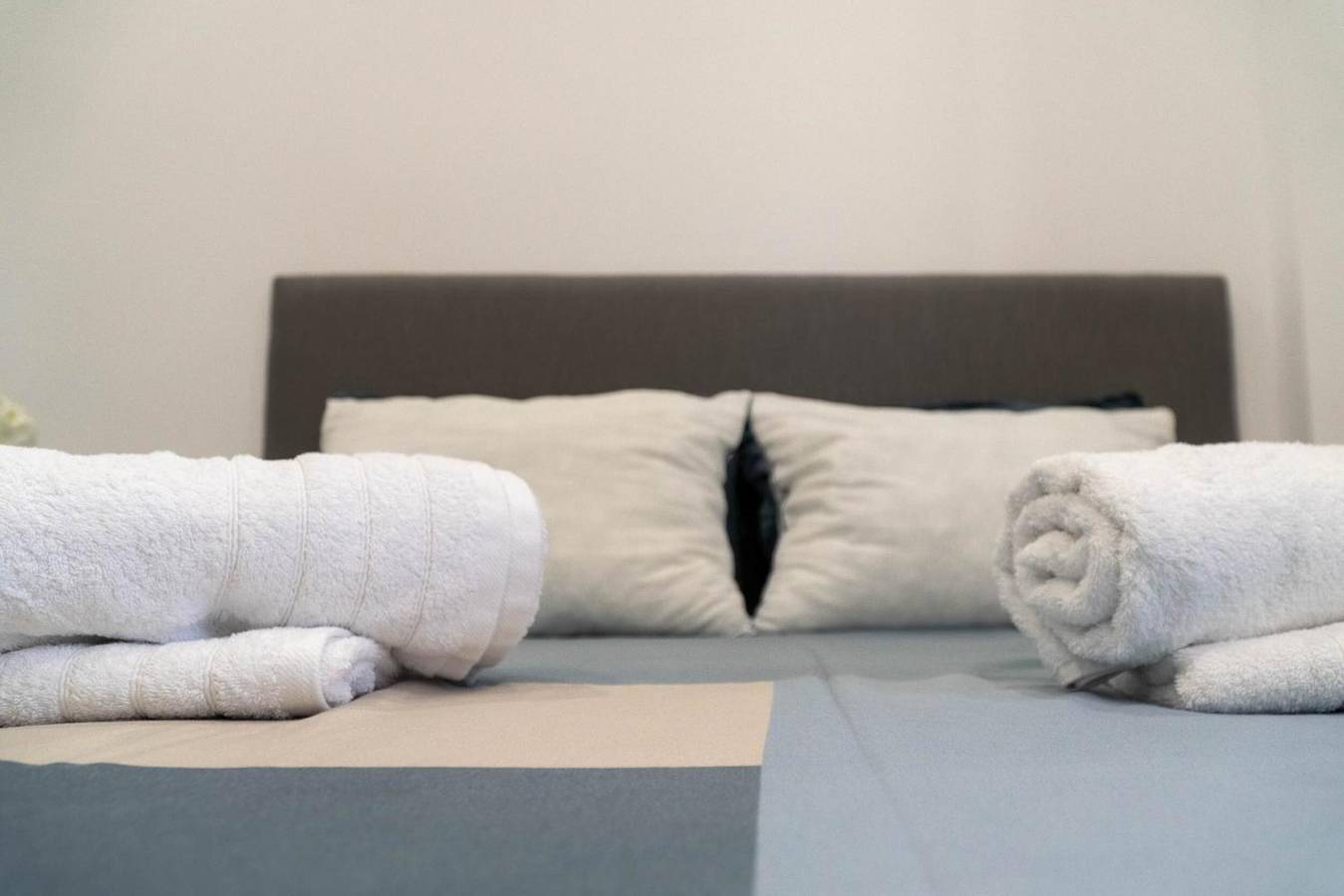 Ganze Wohnung, Apartment 'Deluxe' mit Meerblick, Wlan und Klimaanlage in Rhodos Stadt, Rhodos