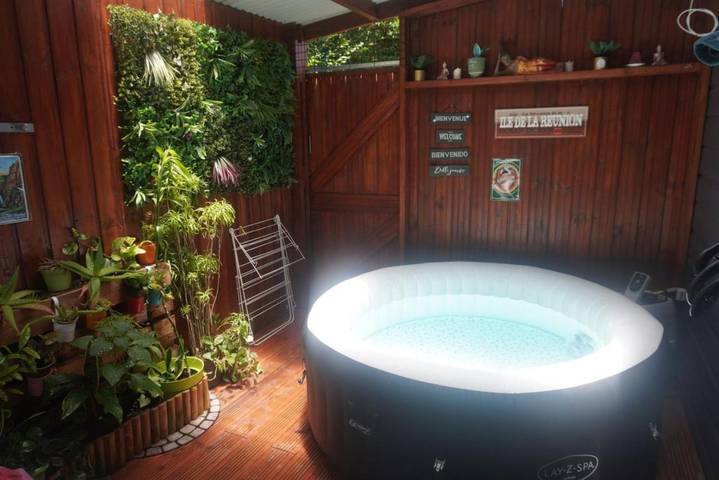 Gîte pour 2 personnes, avec vue et terrasse dans Cité du Volcan - 3