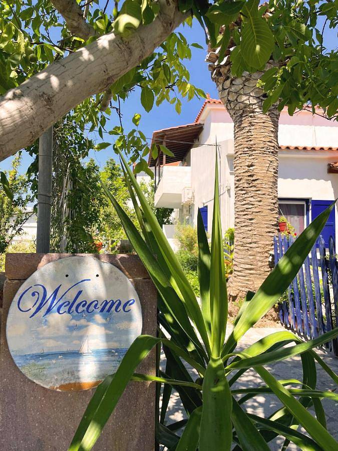 Gîte pour 2 personnes, avec jardin ainsi que balcon et vue dans Σκάλα Ερεσού