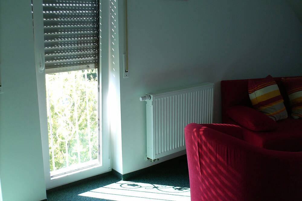 Ganze Wohnung, Ferienwohnung auf dem Weinhof | Mitten in den Weinbergen und Stadt nah in Stuttgart, Stuttgart Region