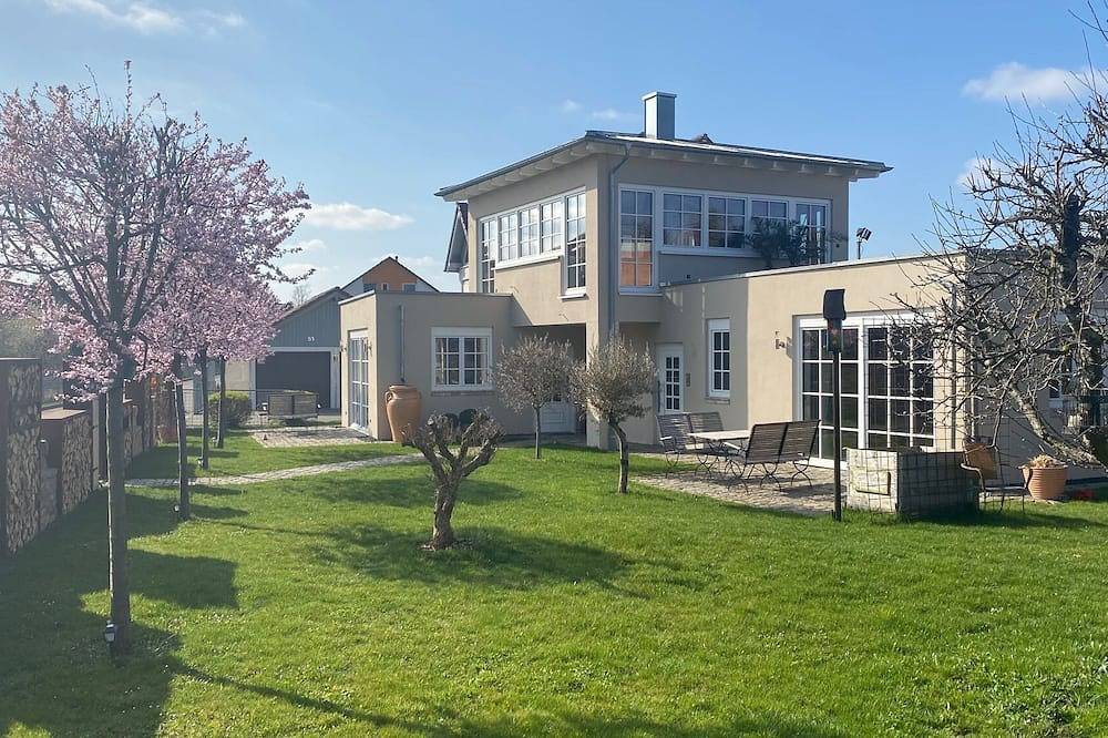 Ganze Wohnung, Exklusive Ferienwohnung   70m2 +Außenterrasse +Garten + E Bike Vermietung +Tv in Schorndorf (Baden-Württemberg), Rems-Murr-Kreis