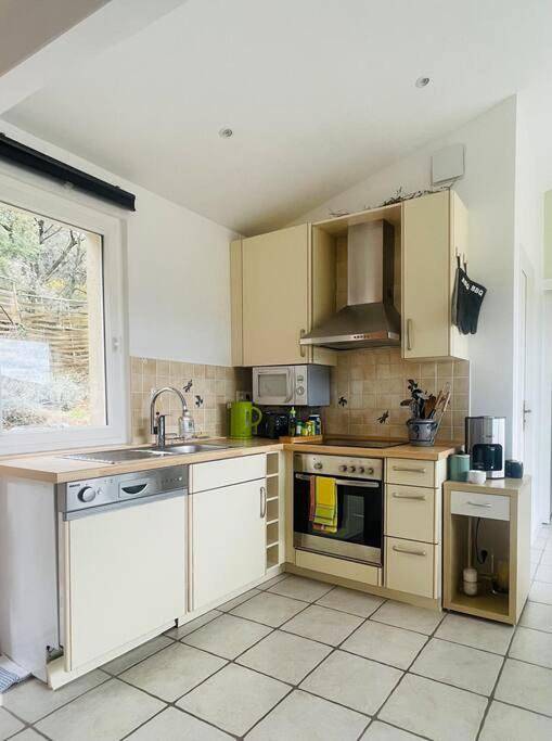 Appartement entier, Le belle-vue *climatisé in Peyruis, Région de Forcalquier