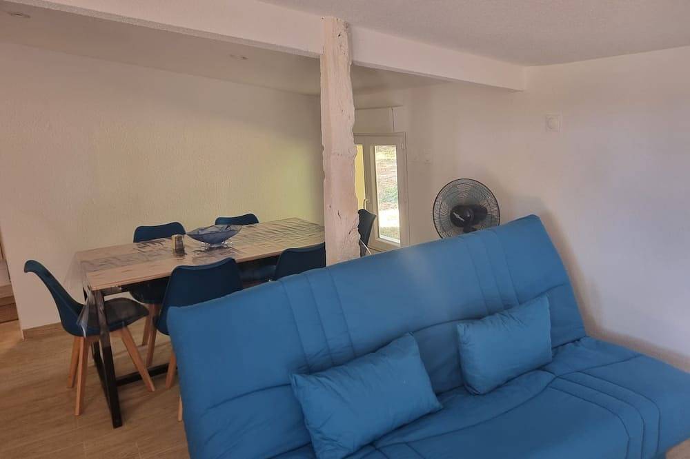 Chalet Salon Cuisine, 1 Chambre sdb sur Terrain Arboré de 5000m2, Parking Privé in Miramont-de-Guyenne, Marmande region